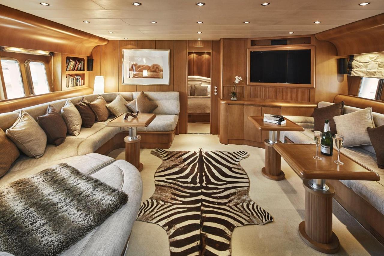 Botel Gremat Cannes